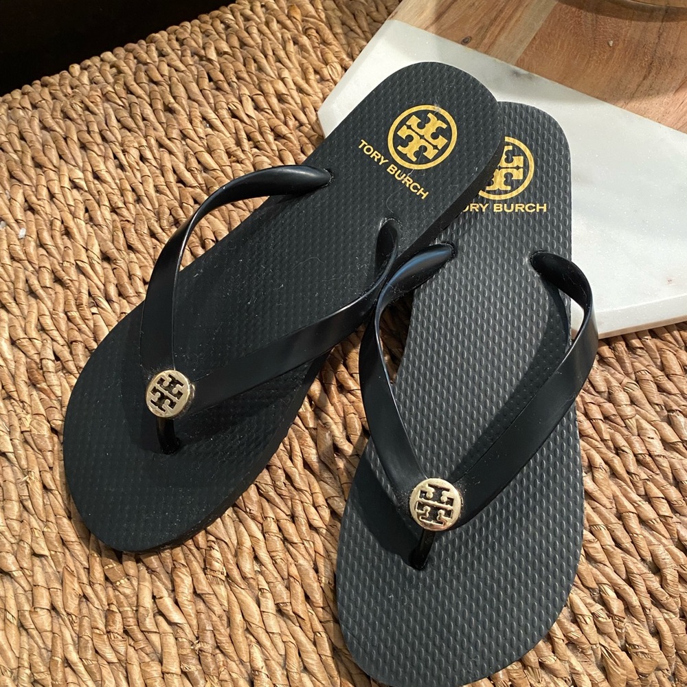 Tory Burch thin flip flops NWOT
